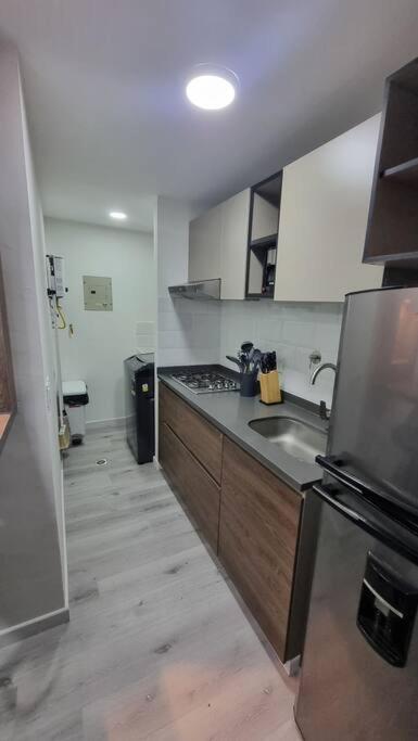 A 2 Cuadras Del Metro Estacion Apartamento Medellín