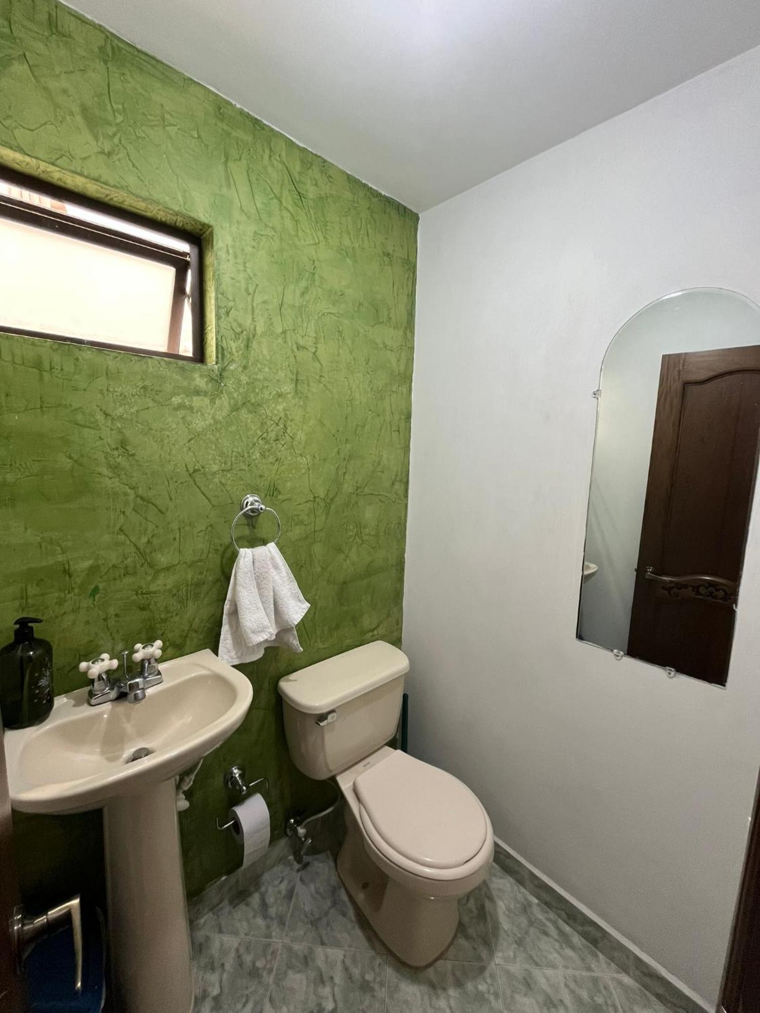 Habitación en casa particular Con Bano Privado En Belen Alpes