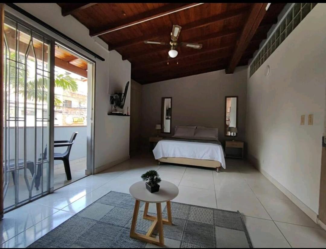 Loft A Media Cuadra De La Estacion Floresta Apartamento Medellín