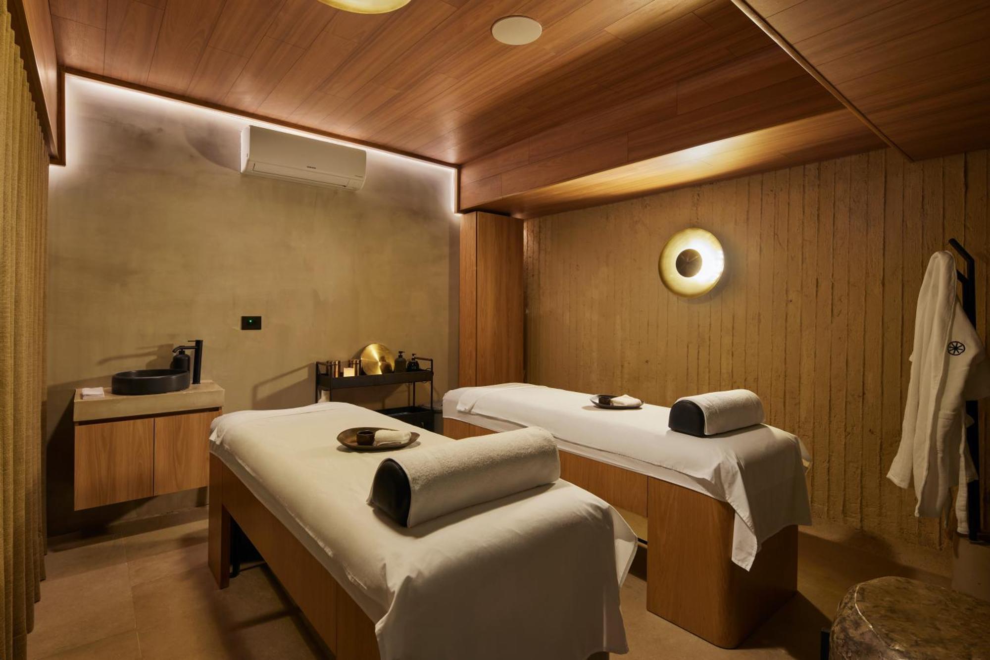 Wellcomm & Hotel