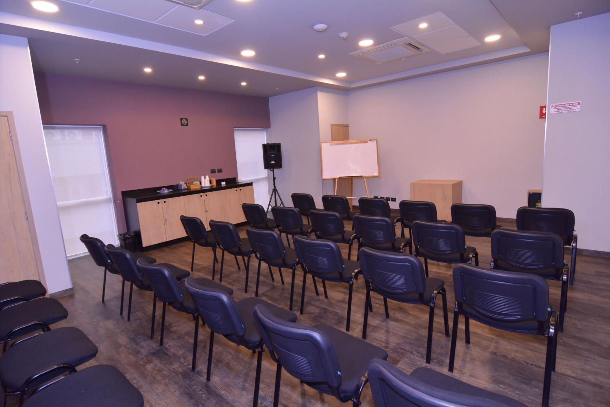 Hotel Express By Marriott Colombia 4*