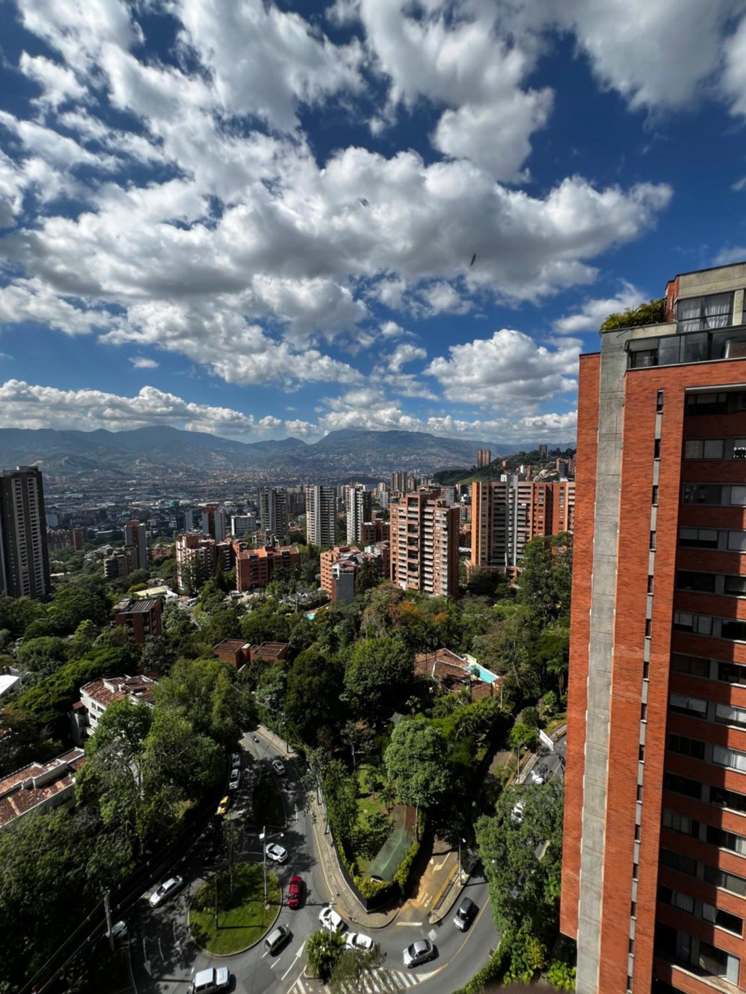 Cozy Poblado Tesoro Area * Medellín