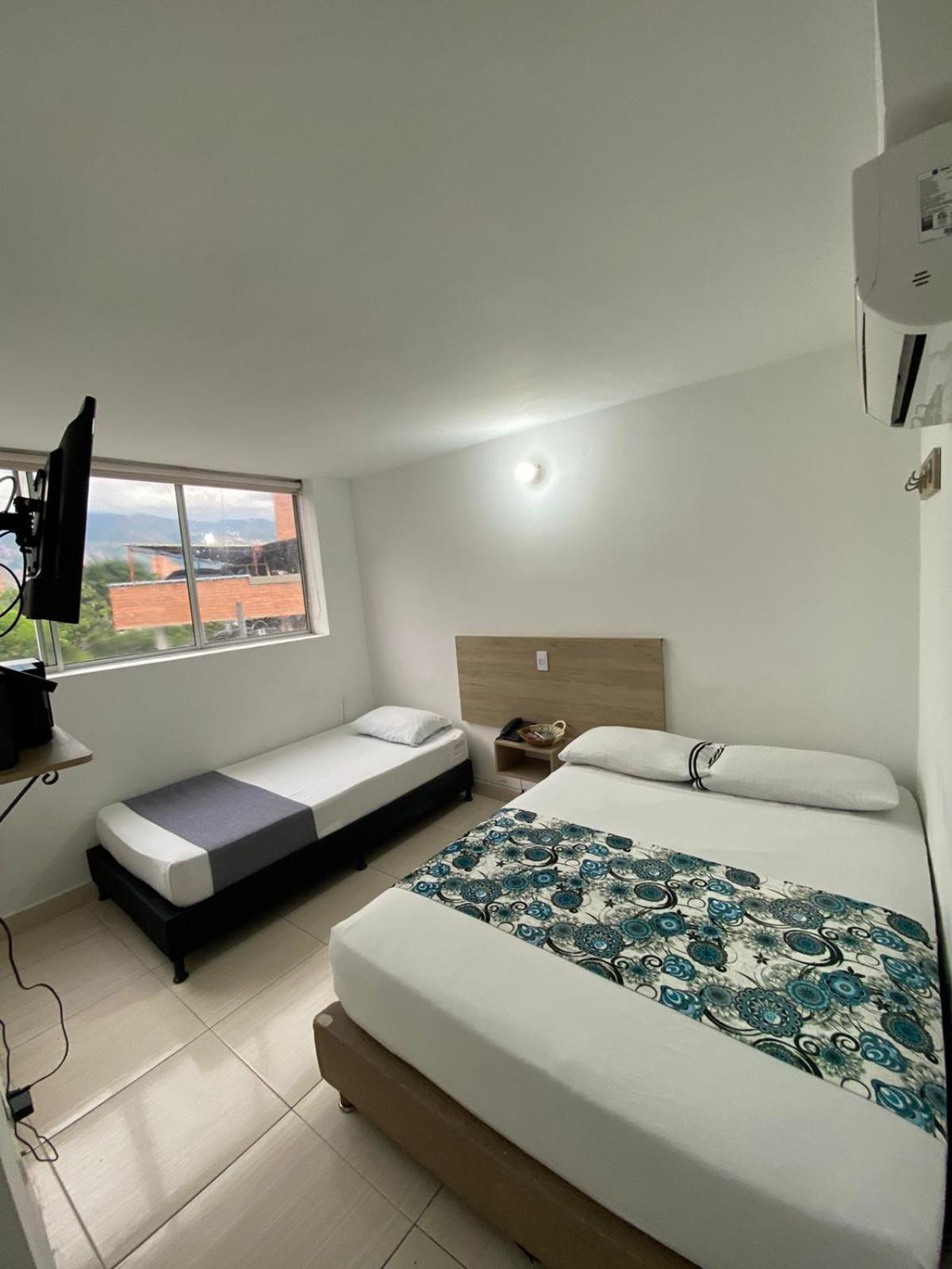 Hotel Laureles 3*