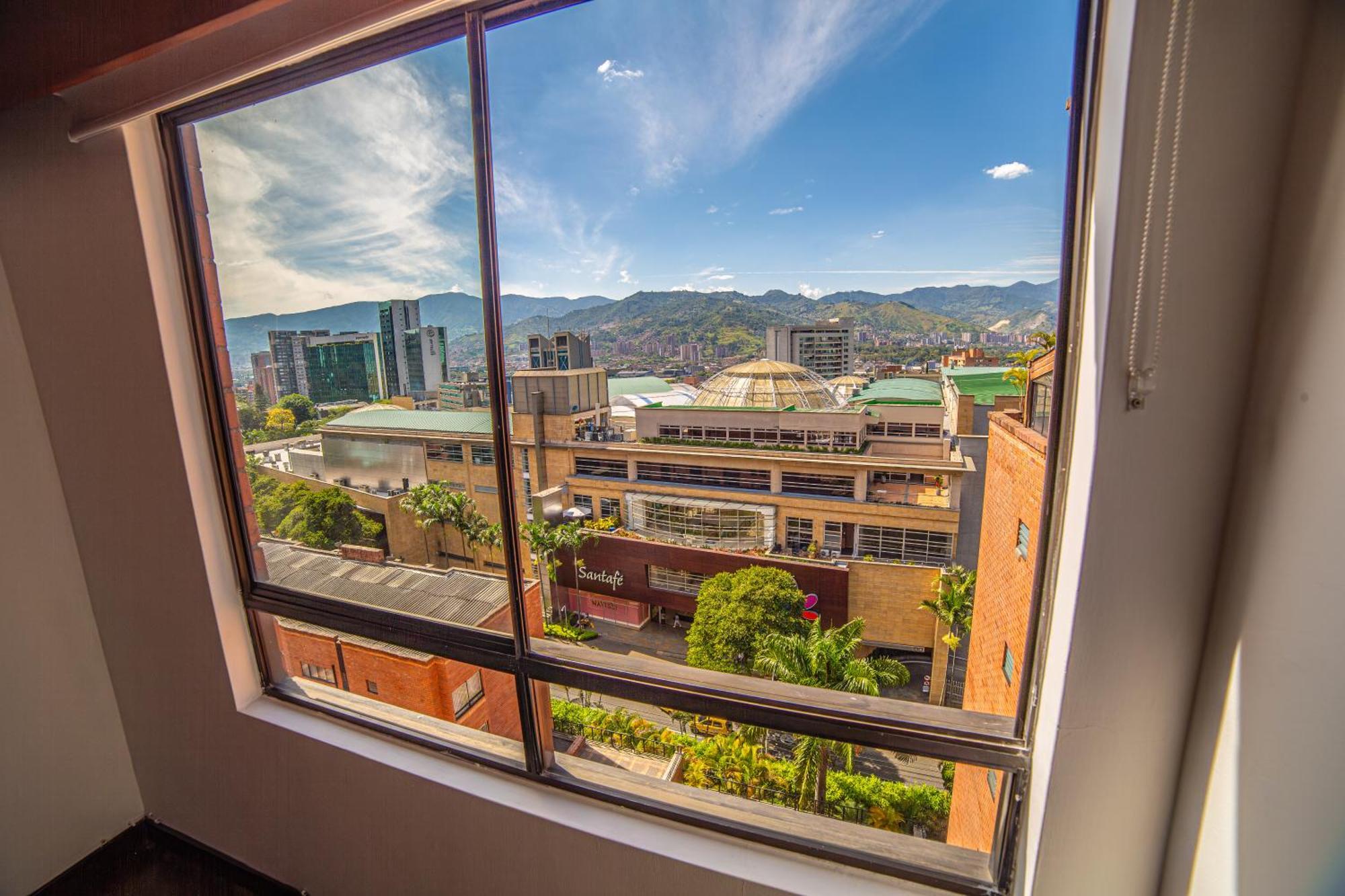 Apartamento Floor W/balcony In El Poblado *