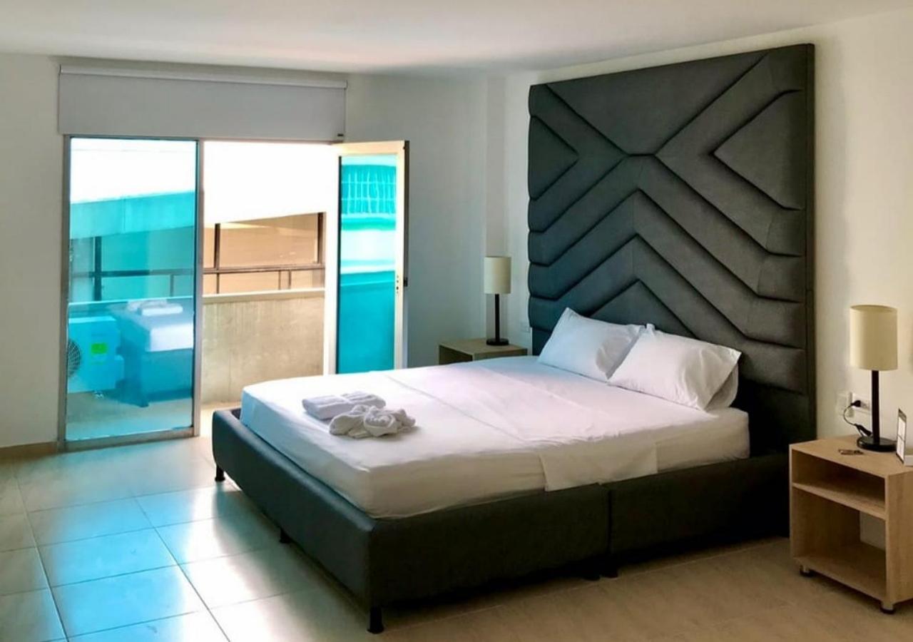 Hotel Opera, Centro Medellin, Entertainment,y Bar, Solo Adultos Medellín
