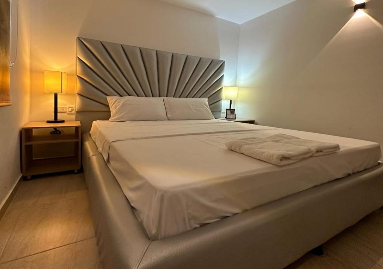 Opera, Centro Medellin, Entertainment,y Bar, Solo Adultos Hotel 4*