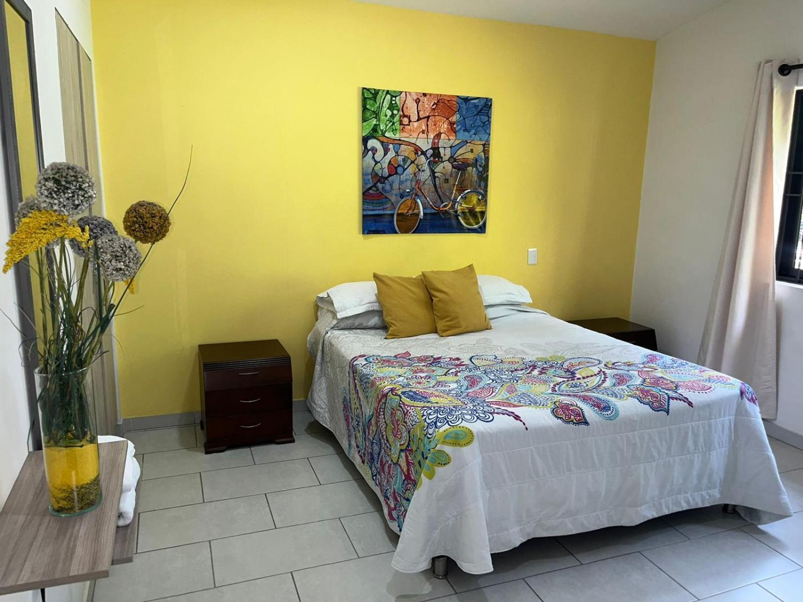Apartamento En Laureles Casa Margarita Tu Casa En