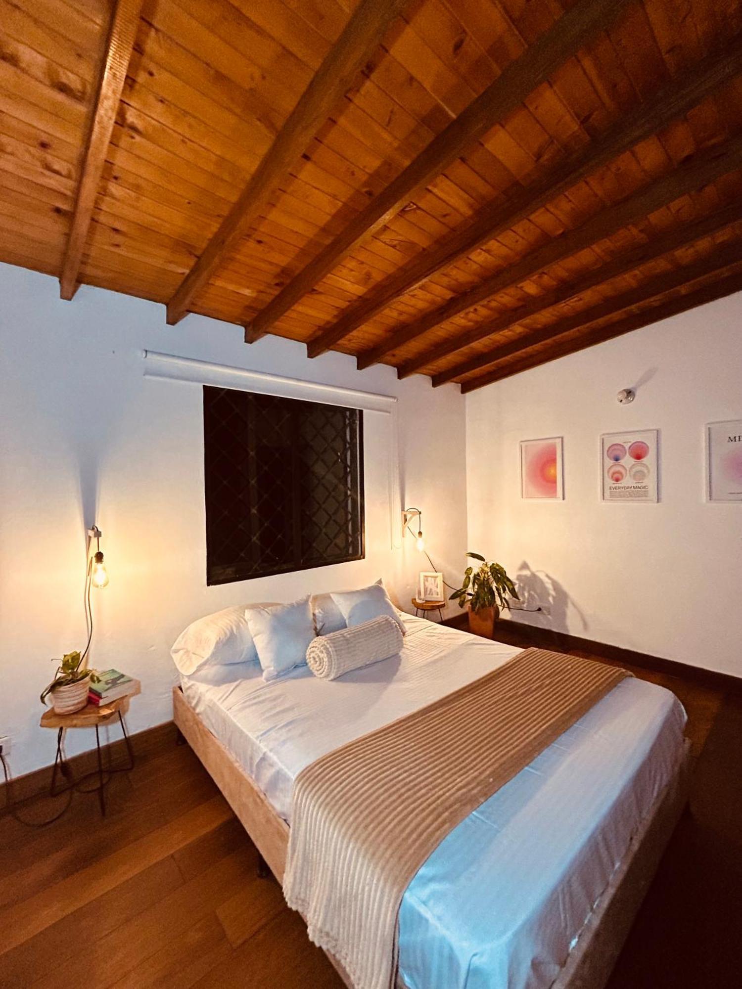 Habitación en casa particular Renacer Santa Elena Medellín