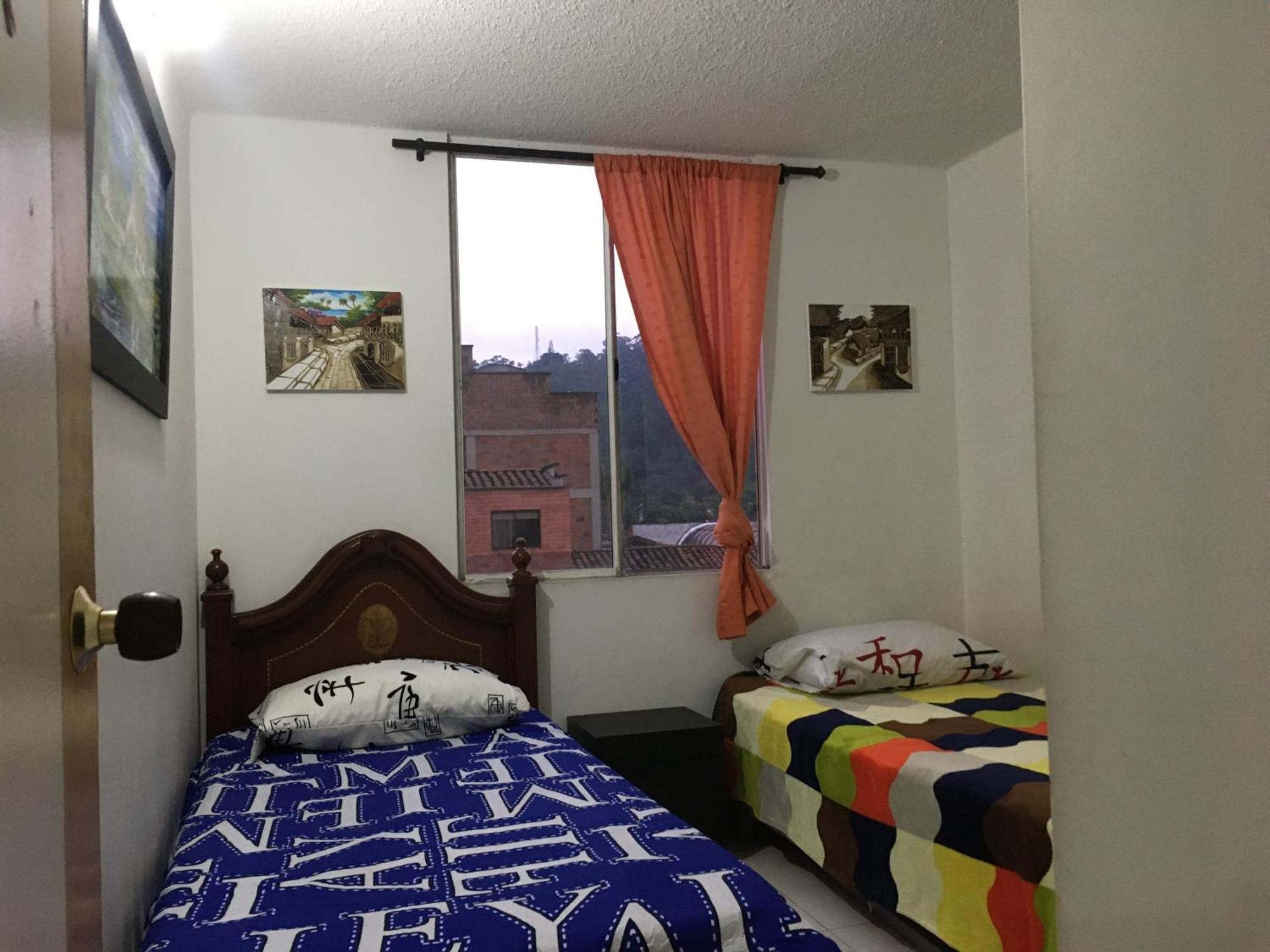 Apartment Familiar De 2 Alcobas Con Parquedero Estadio Laurles Plaza Mayor Medellin