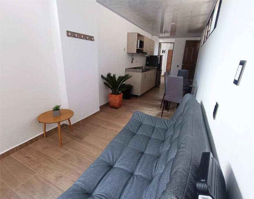 Apartamento Edificio Floresta Apto 401 *