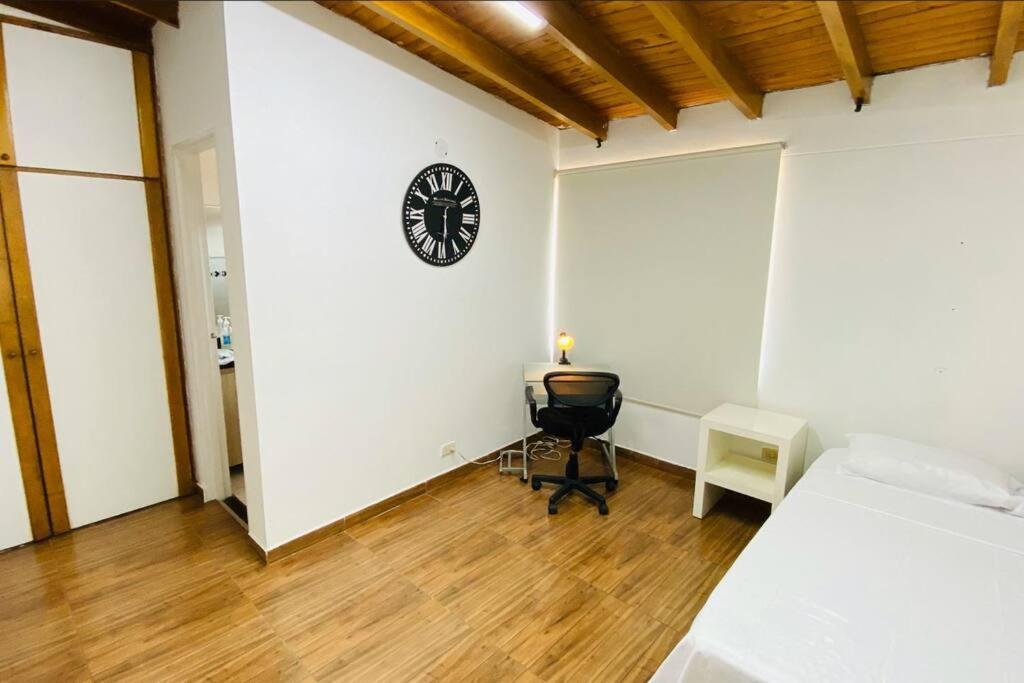Casa Encanto Laureles! Casa Premium Con Parking- Estadio, Metro * Medellín