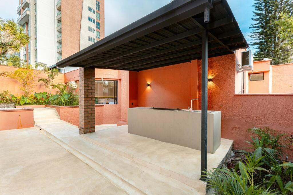 Casa Penta Notch Villa *