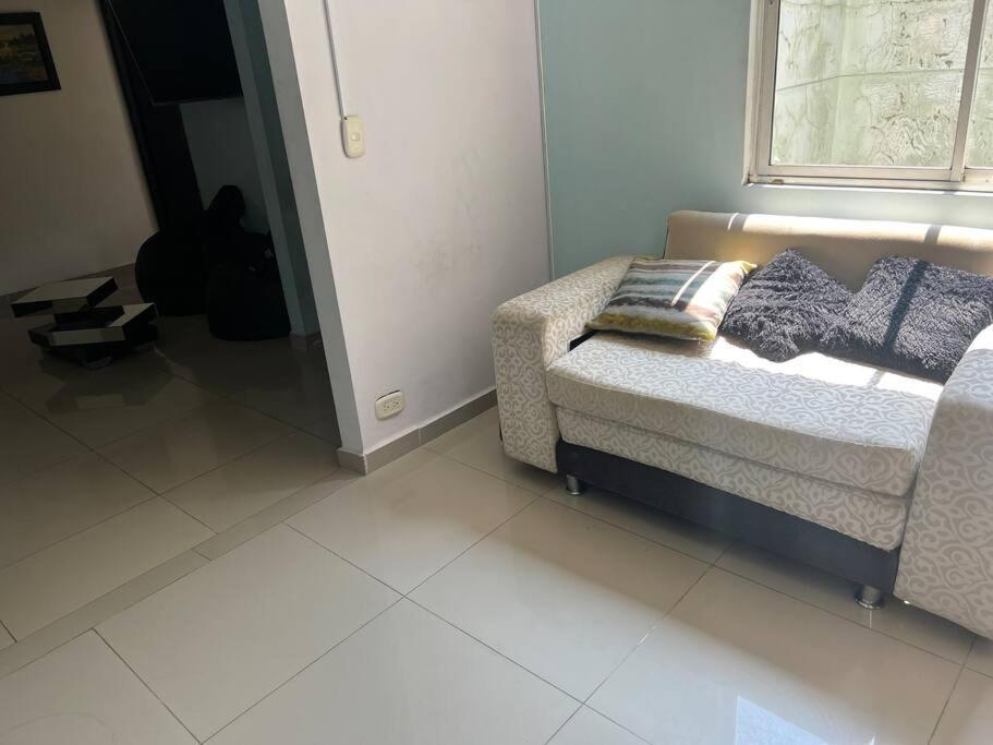 Casa De Lujo Muy Amplia Con Ubicacion Privilegiada *