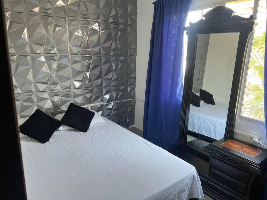 Casa De Lujo Muy Amplia Con Ubicacion Privilegiada Medellín