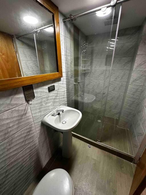 Penthouse W/ Jacuzzi In Lleras Park *