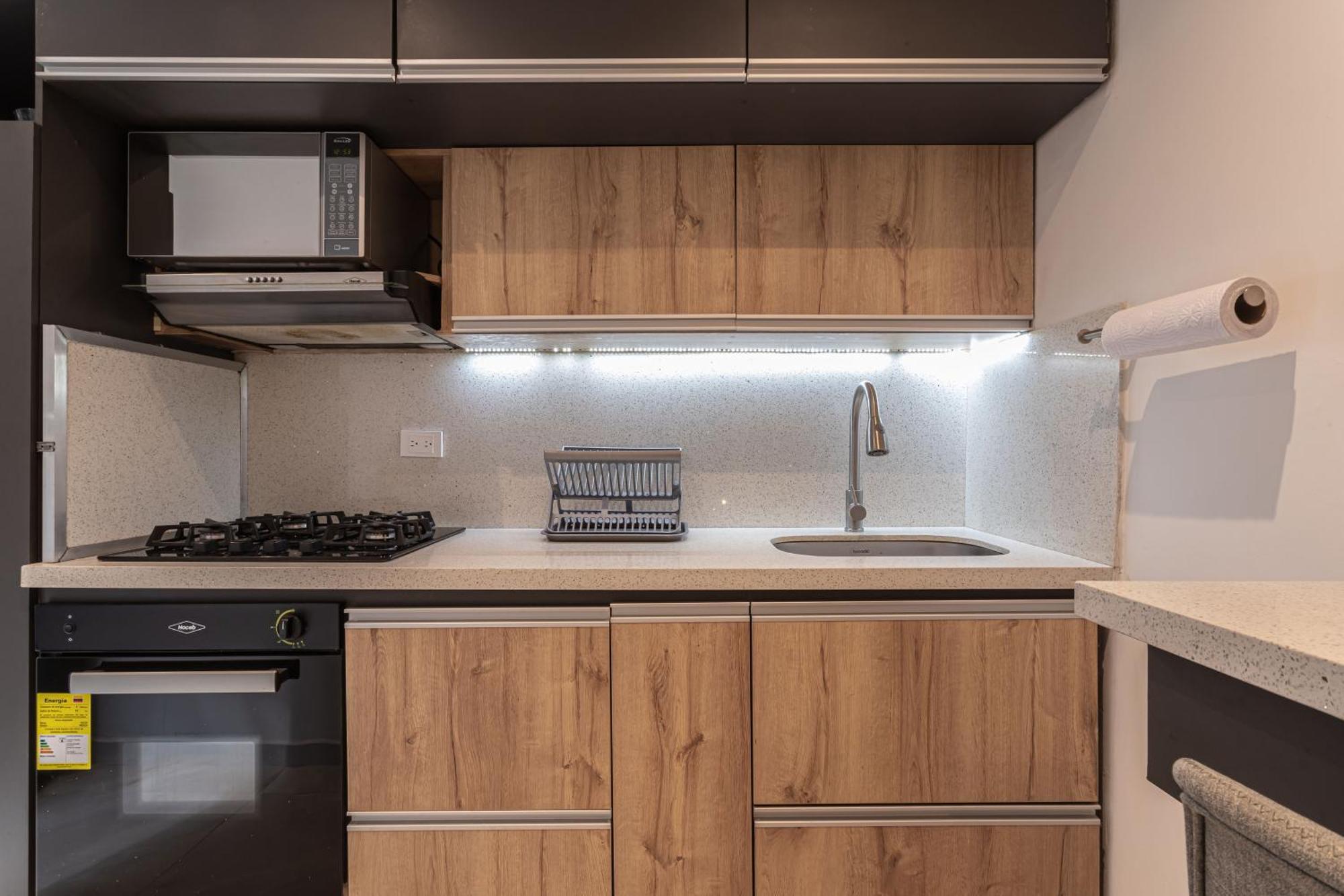 Apartamento Cozy With A/c In North Medellin. Medellín