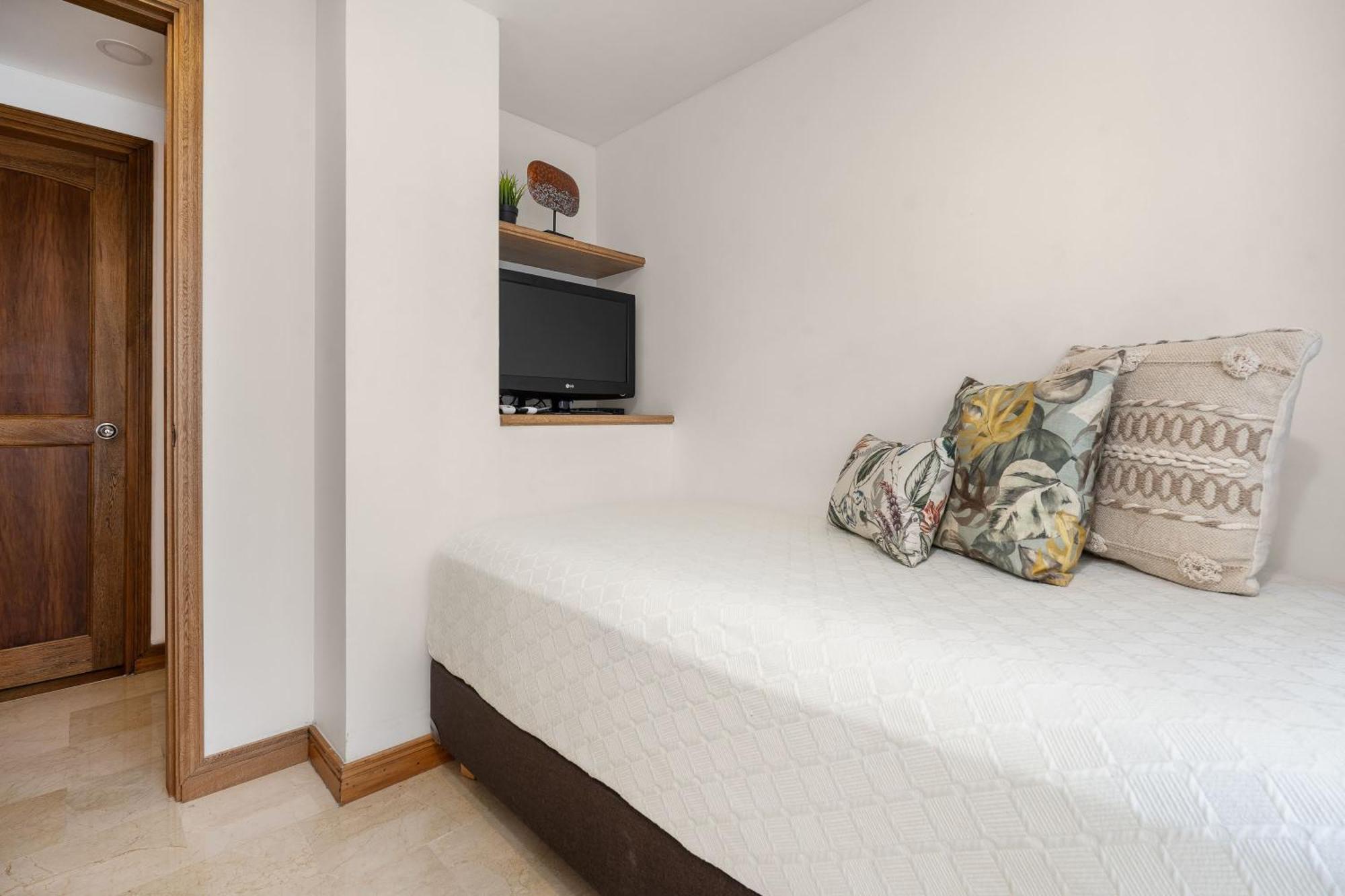 Apartahotel Alcazar De Oviedo By Ee Medellín