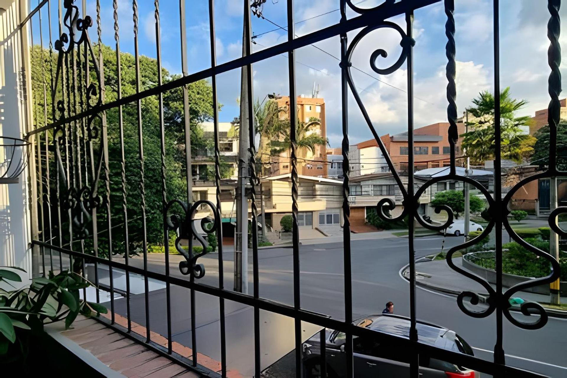 Ed Santo Tomas Laureles Apartamento *