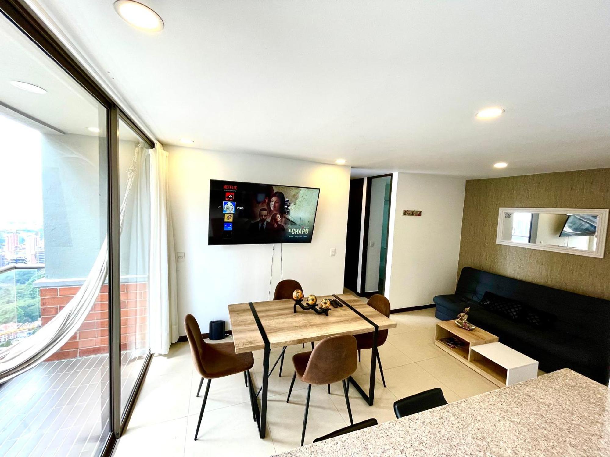 Space, Location & Price! Apartamento *