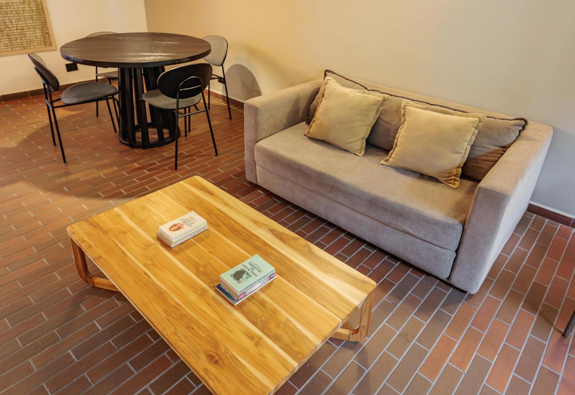 The Somos Flats Laureles