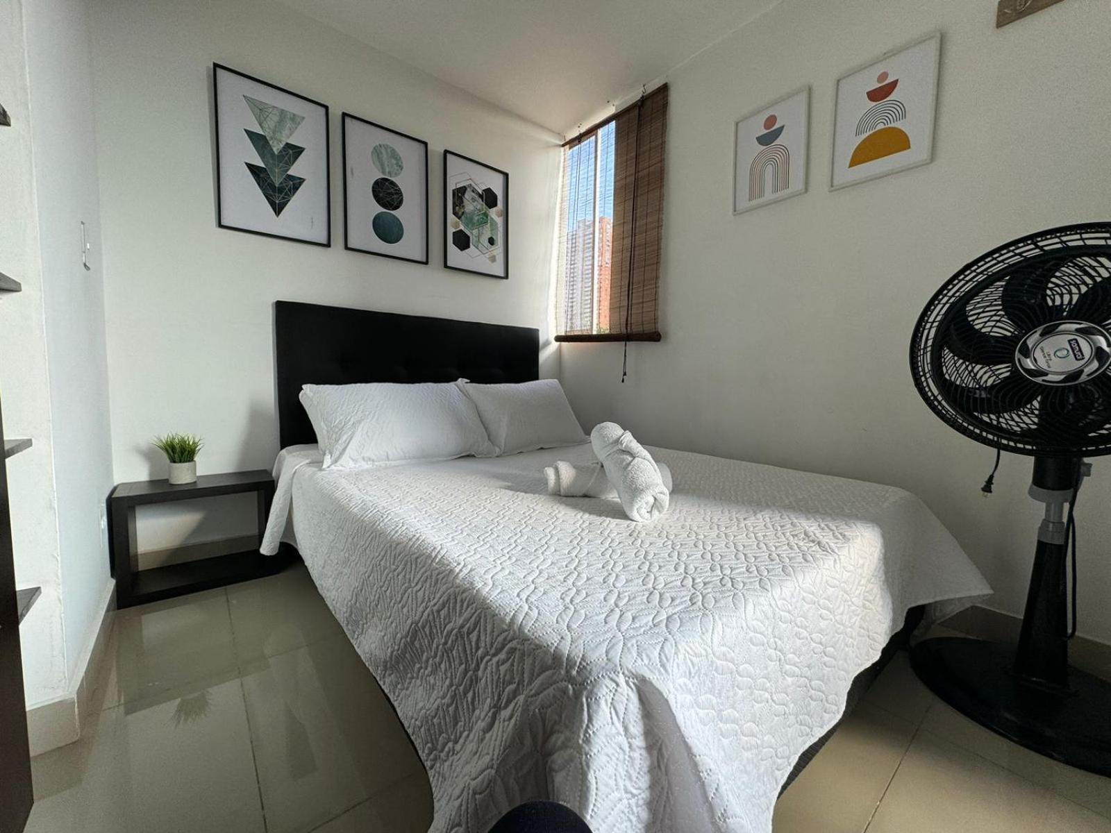 Apartamento Comodo Apto Poblado 2