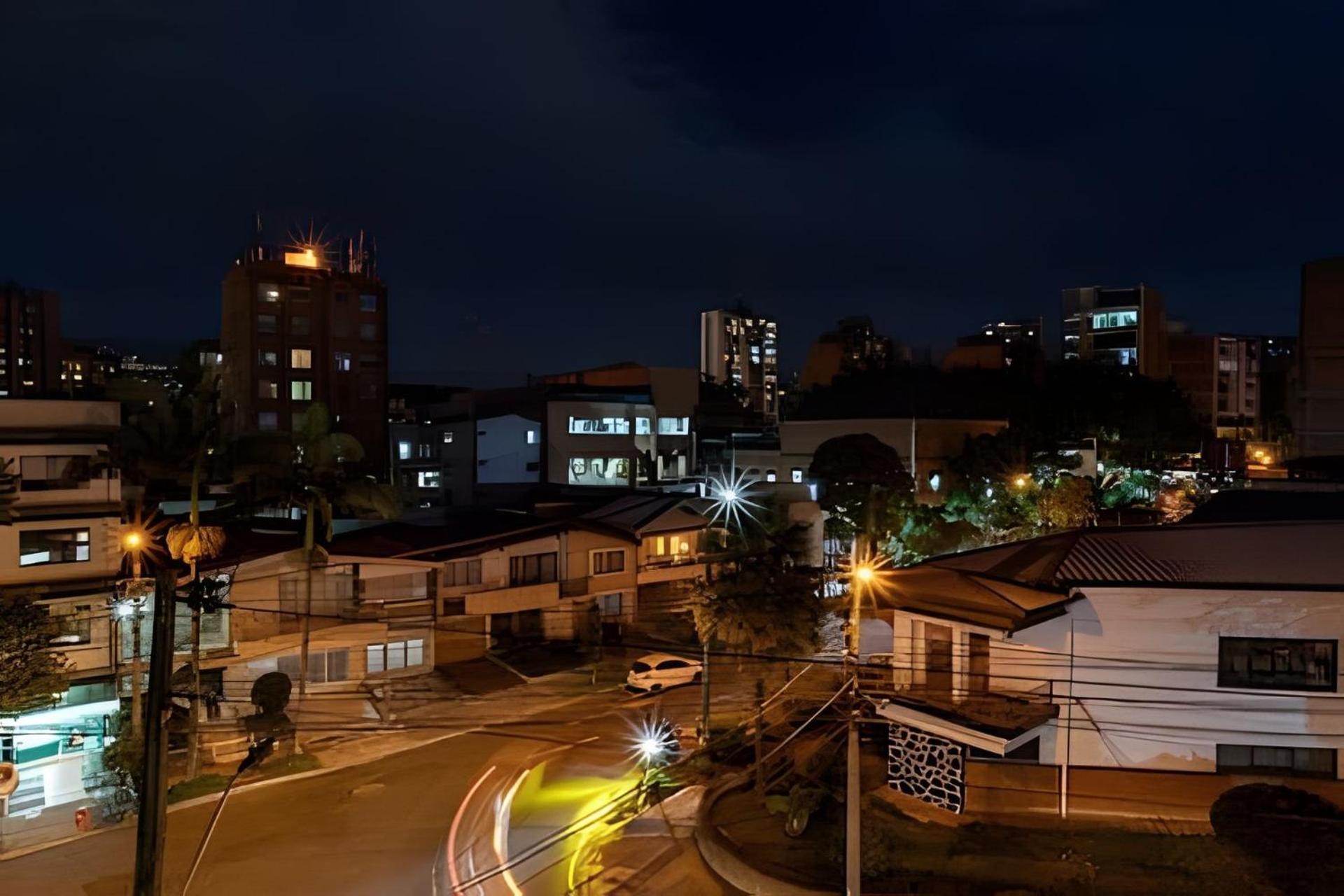 Ed Santo Tomas Laureles Apartamento *