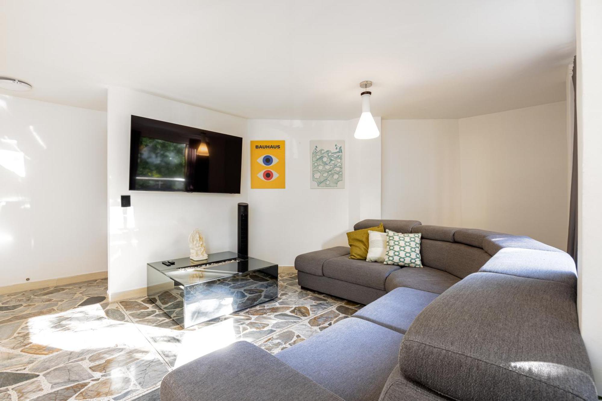 El Poblado, La Frontera Apartamento