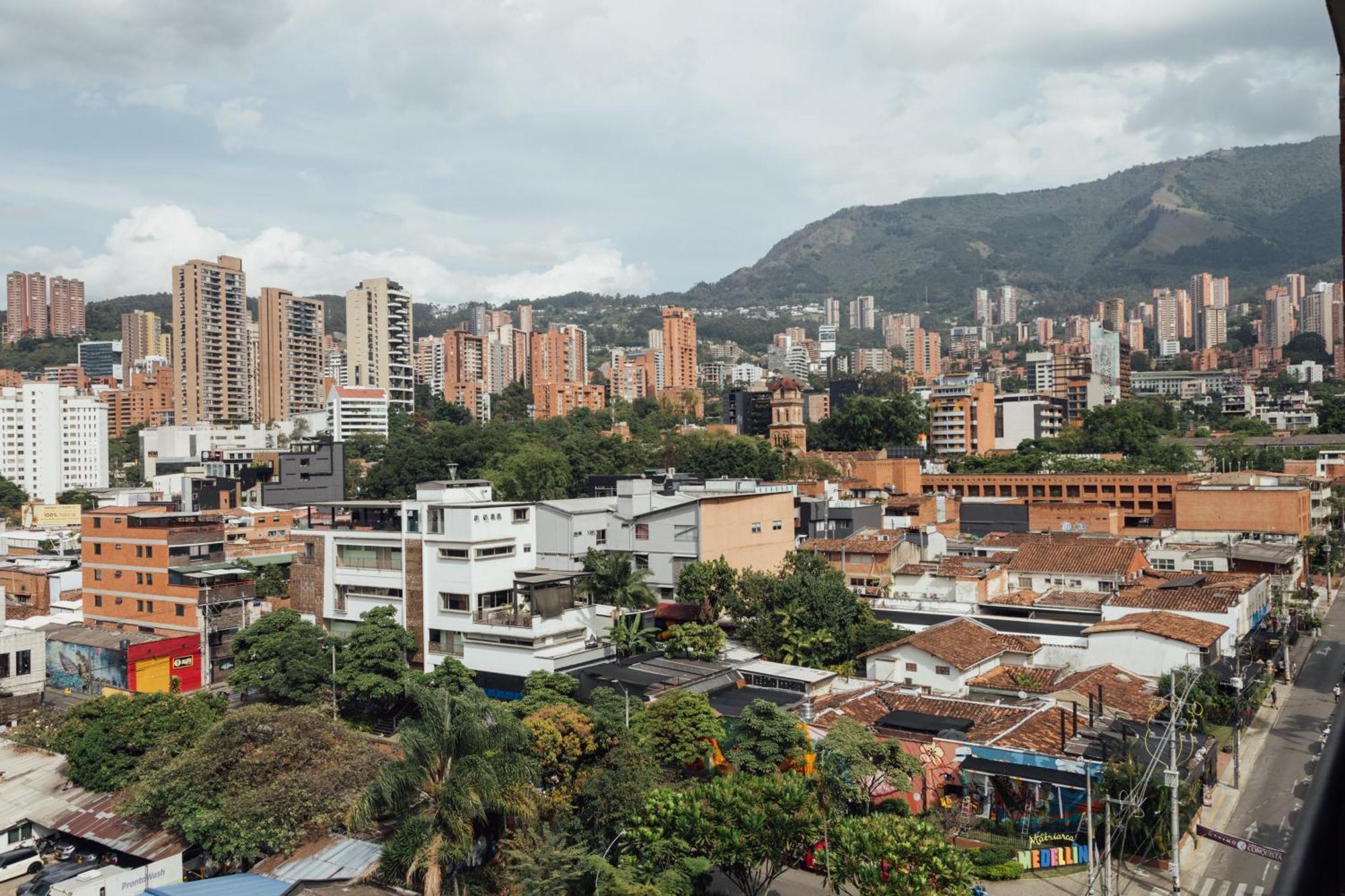 Orange By Vibra Bonita Medellín