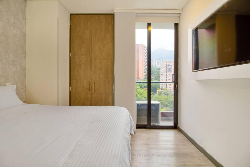 Luxury In El Poblado, Class 1001 * Medellín