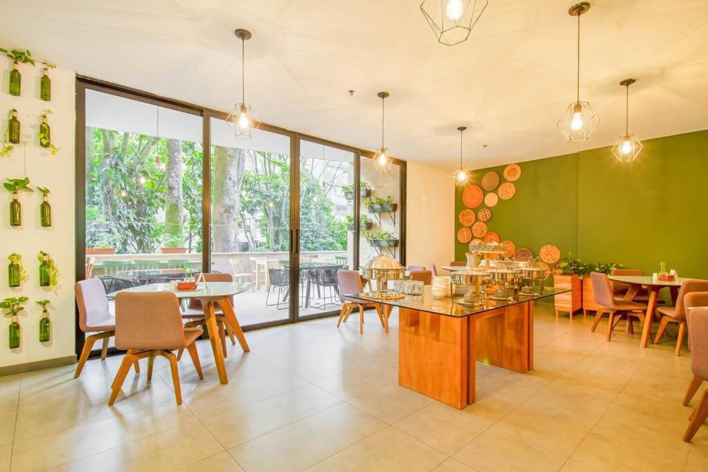 Poblado View Class / Big Balcony Apartamento