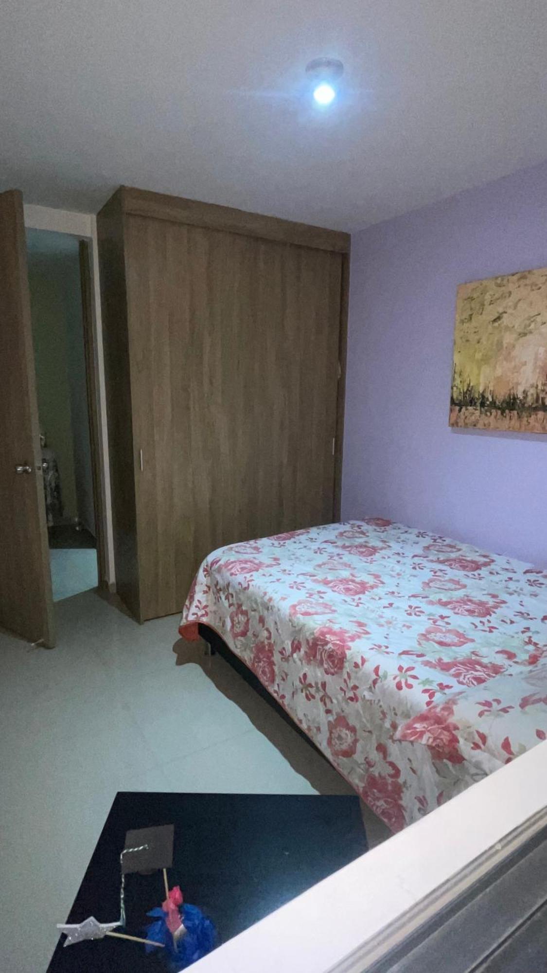 Masculina 1 Persona En Compartido Apartamento