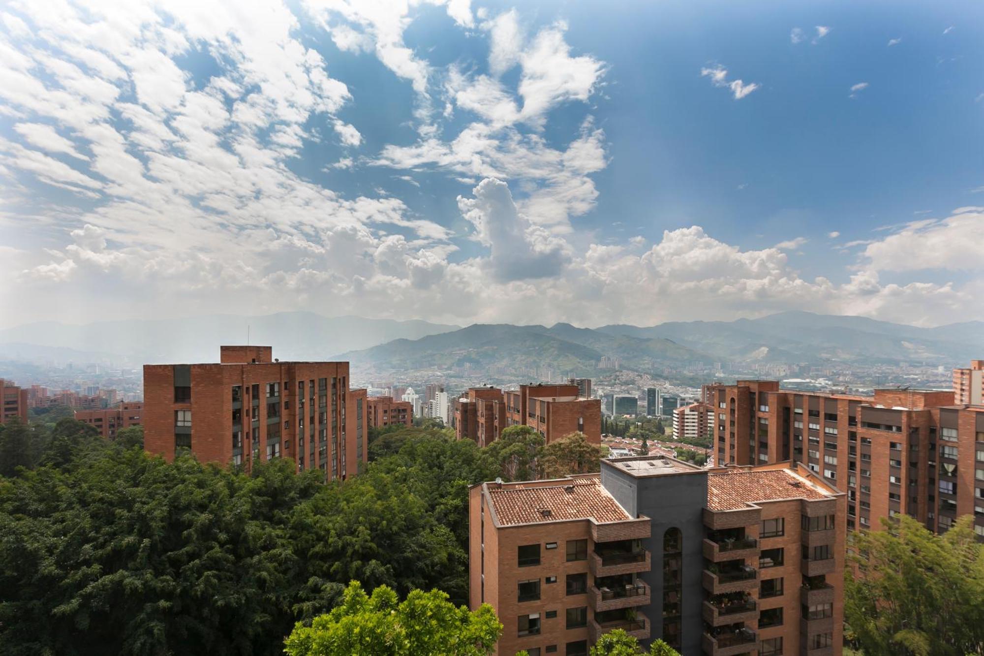 Moderna Y Comoda Gym Y Pool El Poblado 1002 Apartamento *