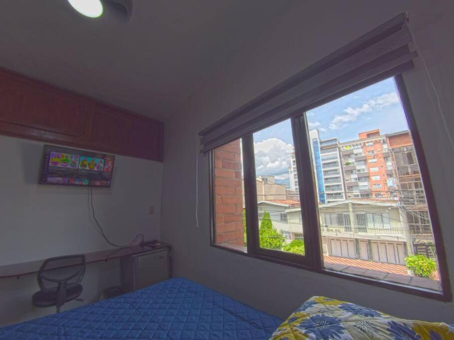 Habitacion Y Bano Privado Laureles Nogal