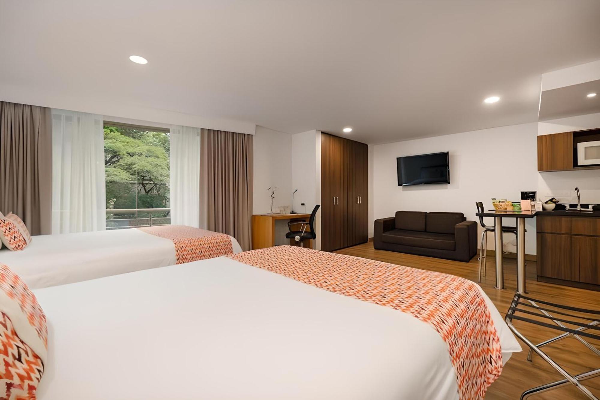 Hotel Leblon 4*