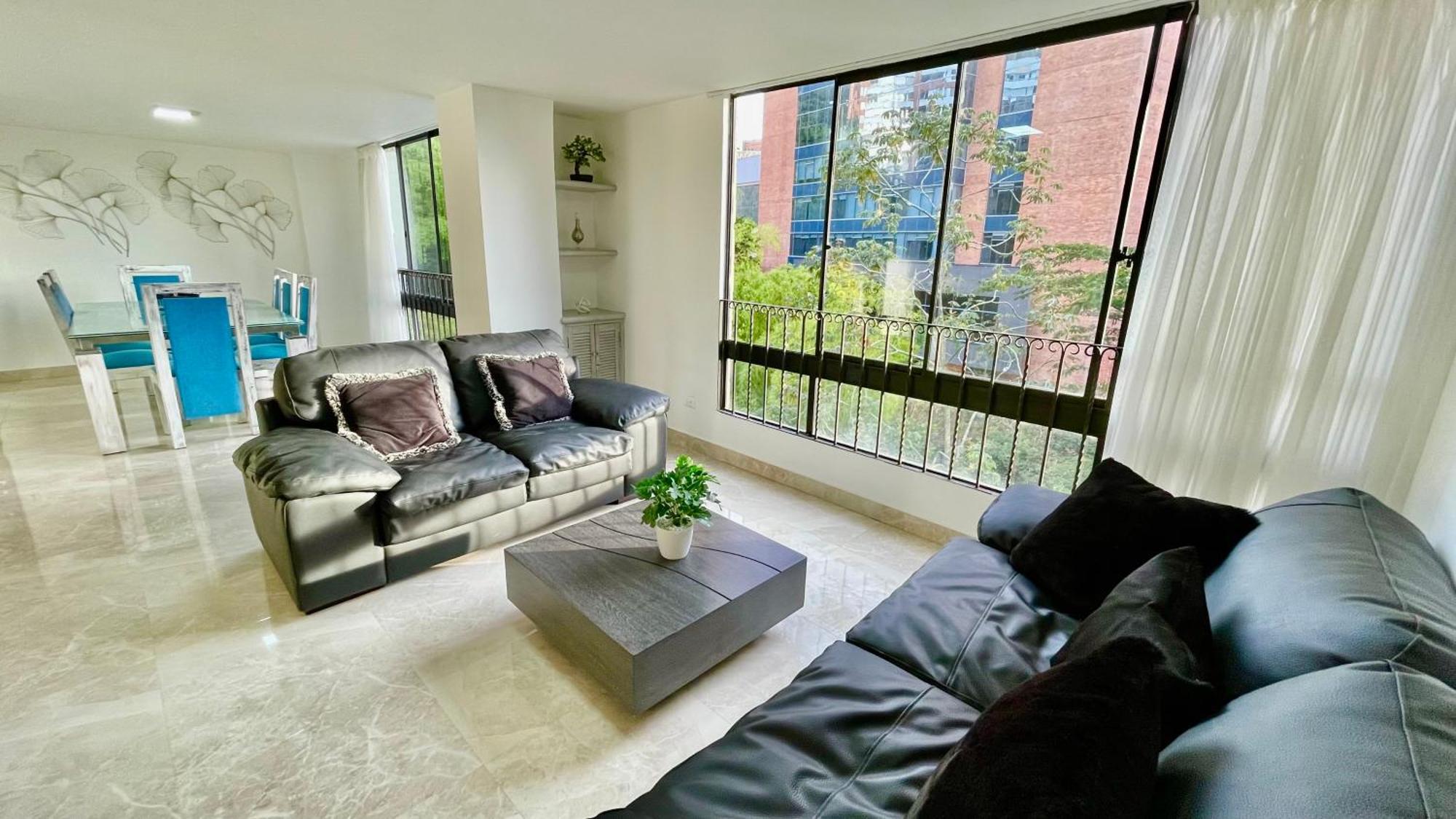 Lujoso, Comodo Y Amplio, Mejor Barrio Apartamento