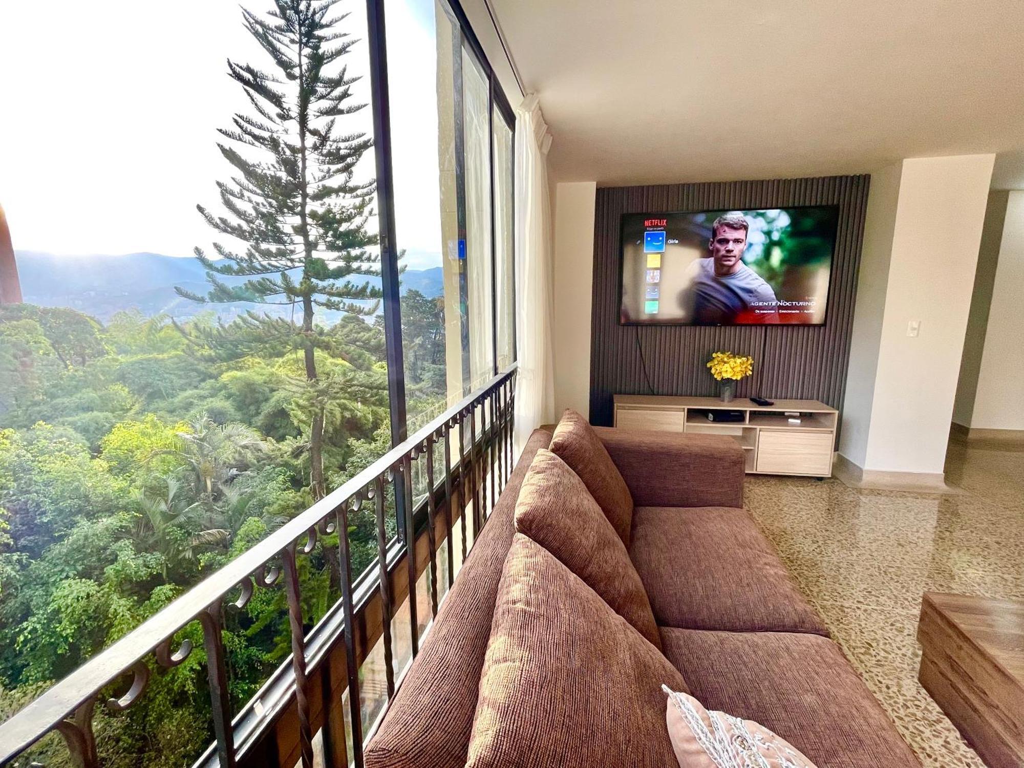 Apartamento Lujoso, Comodo Y Amplio, Mejor Barrio Medellín
