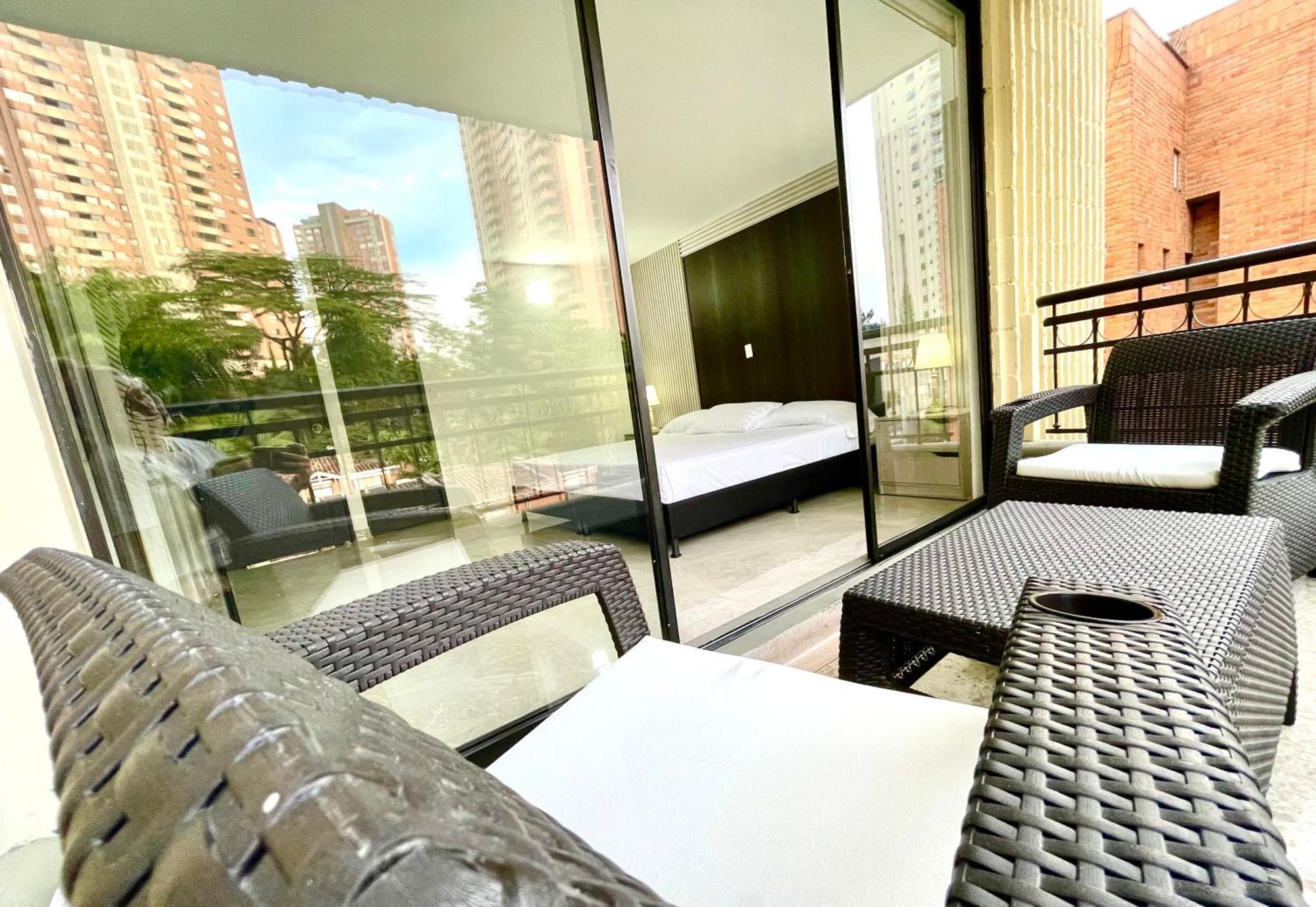 Apartamento Lujoso, Comodo Y Amplio, Mejor Barrio