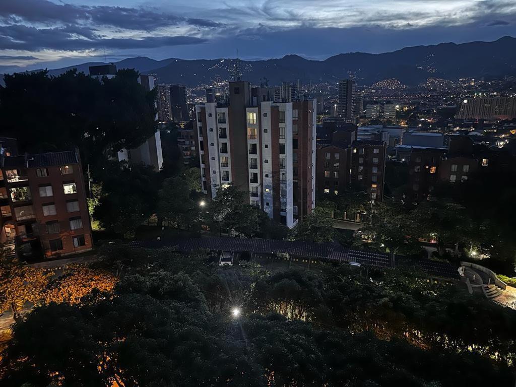 Two Bedroom Apartment/phenomenal Views *