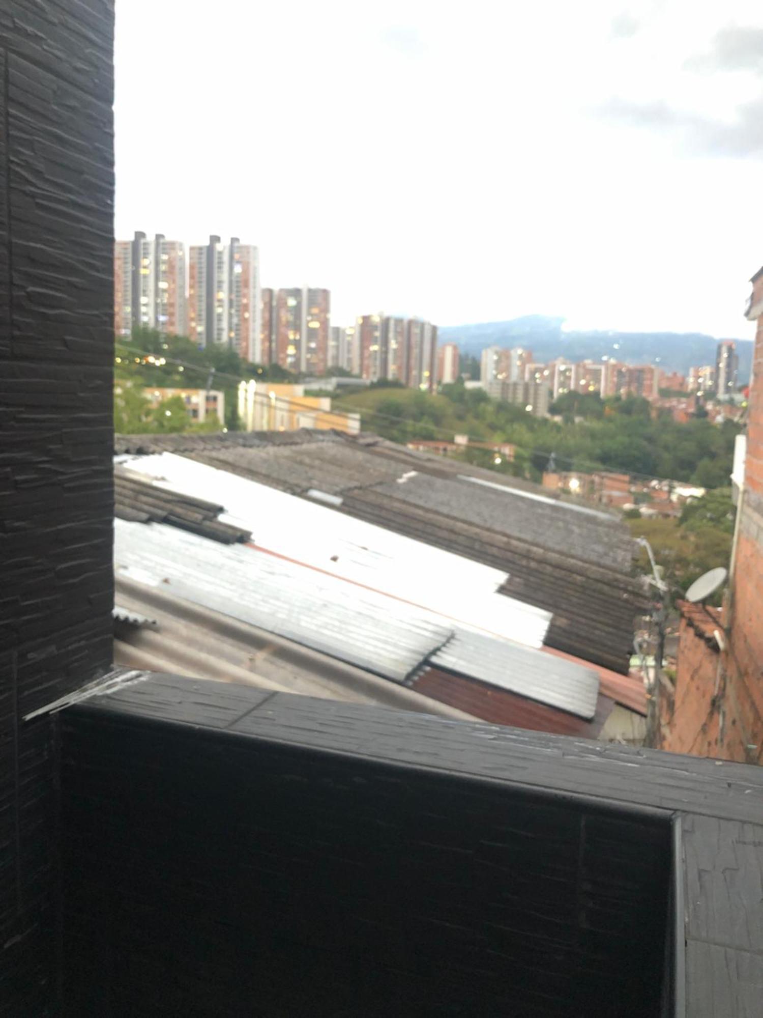 Con Balcon Por Dias En Belen Rincon Habitación en casa particular