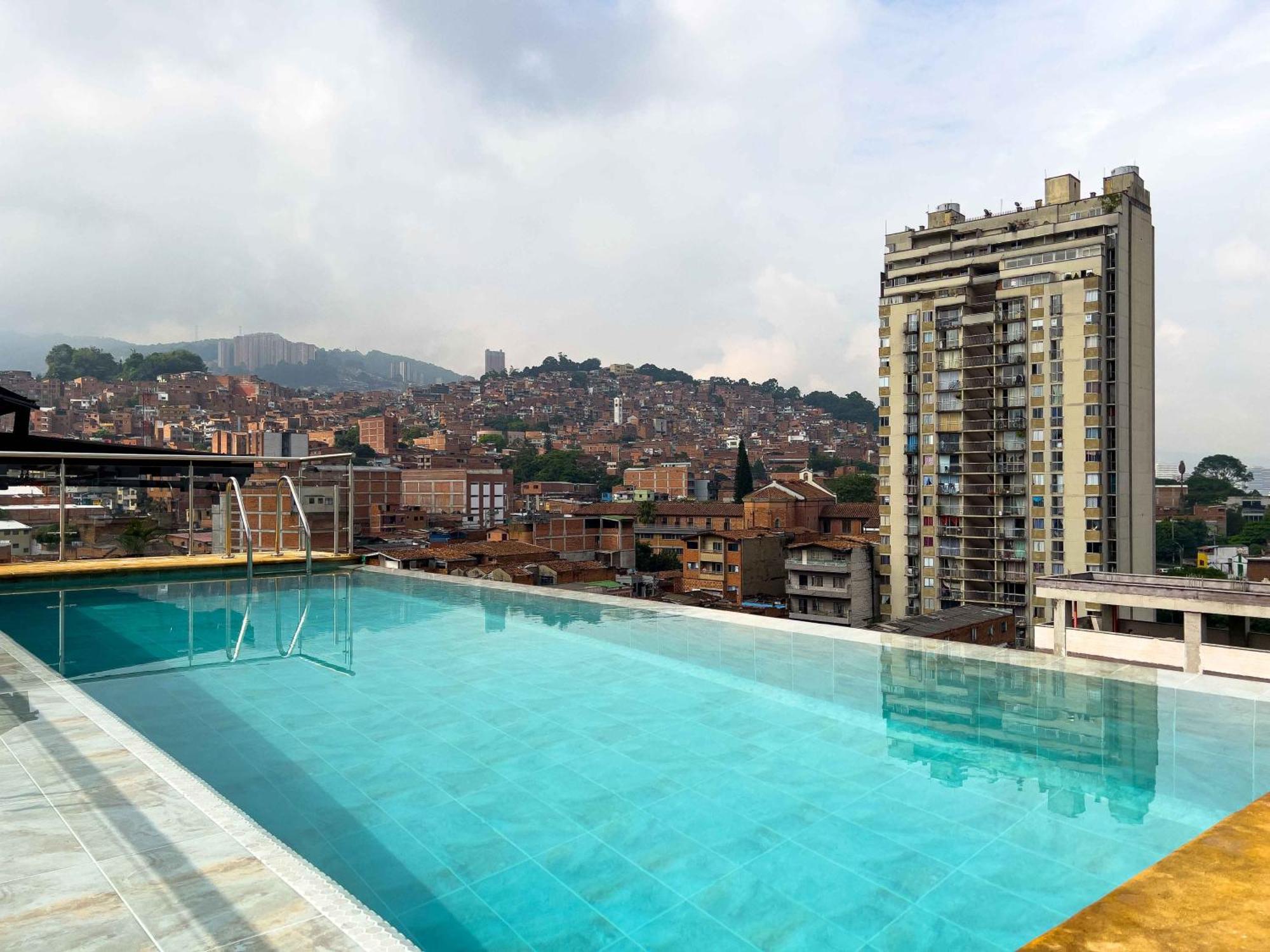 Apartahotel Medellin Hotel Medellín