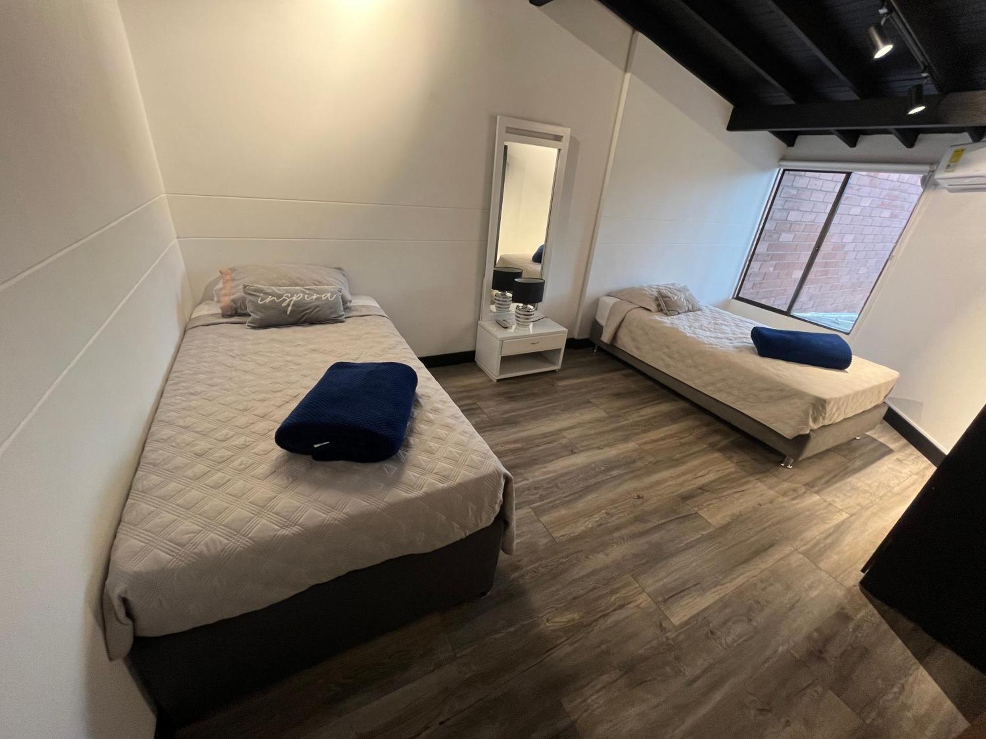 Villa El Poblado/elegante/confortable/ac/jacuzzi/billar Medellin