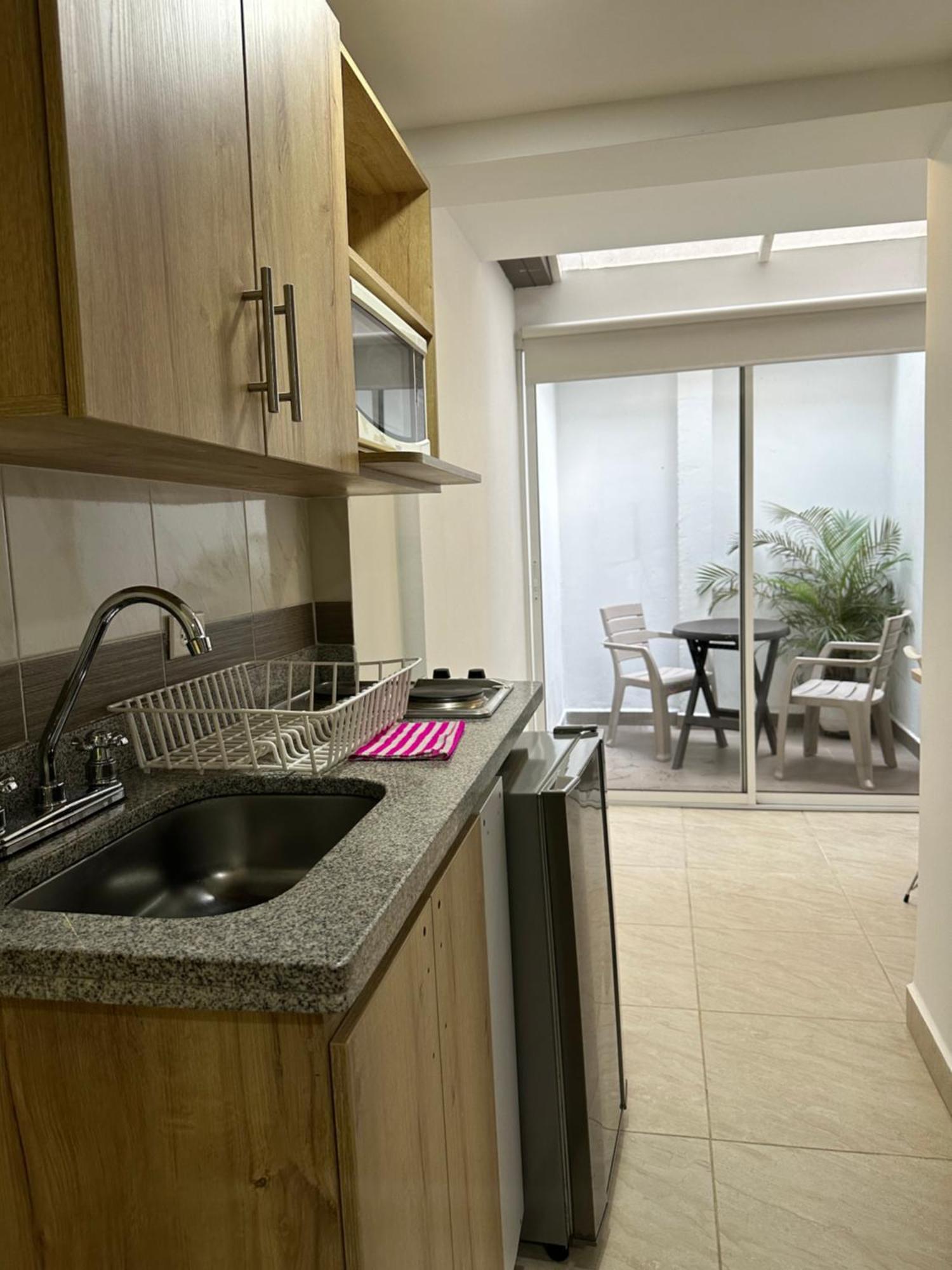 Laureles Lgh Hotel
