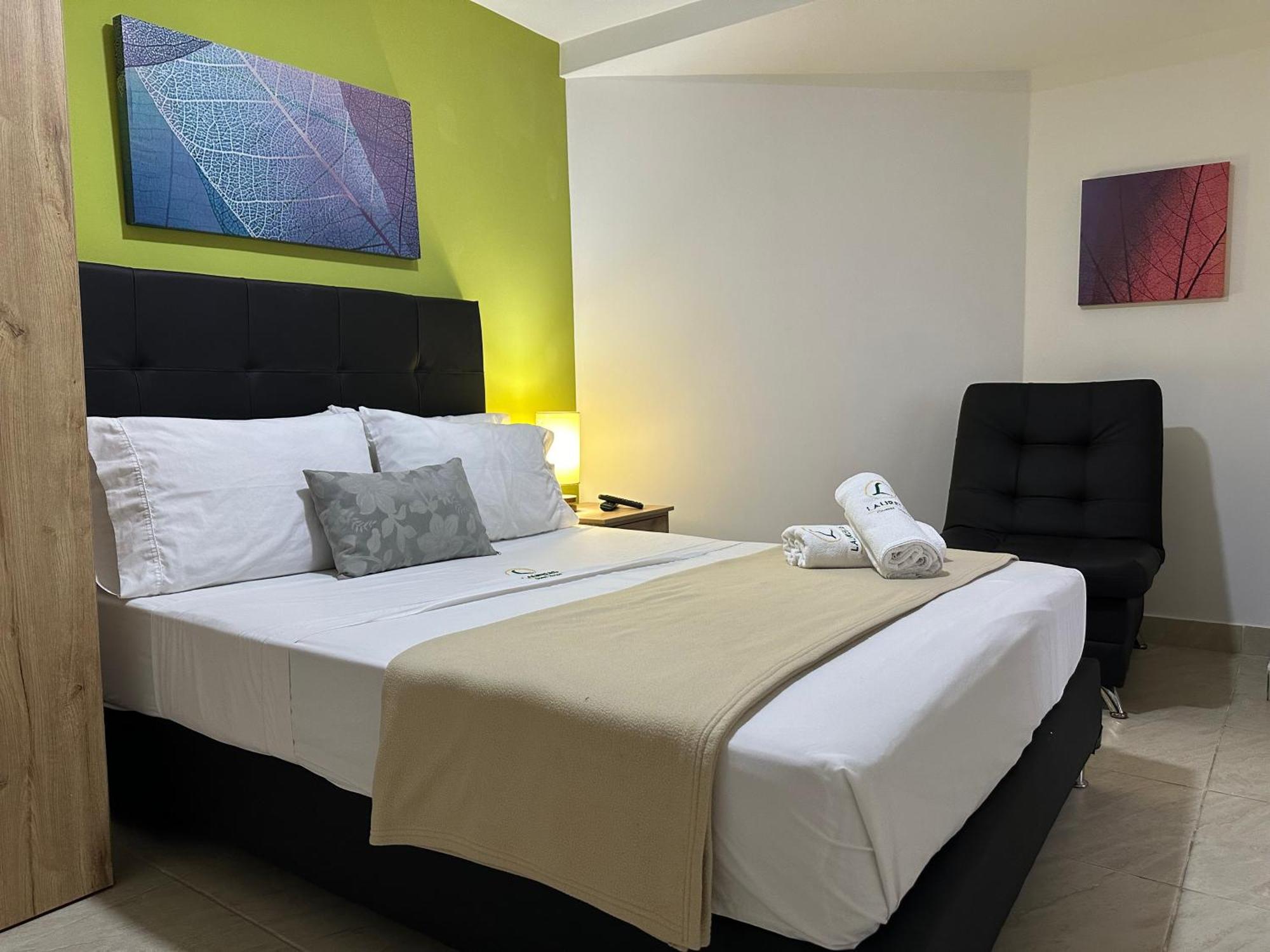 Hotel Laureles Lgh 3*