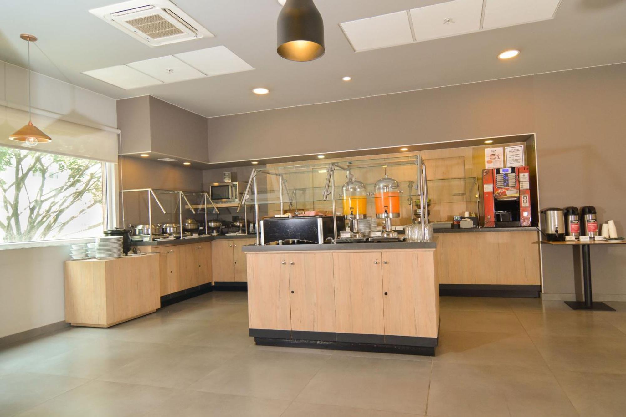Hotel Express By Marriott Colombia 4*