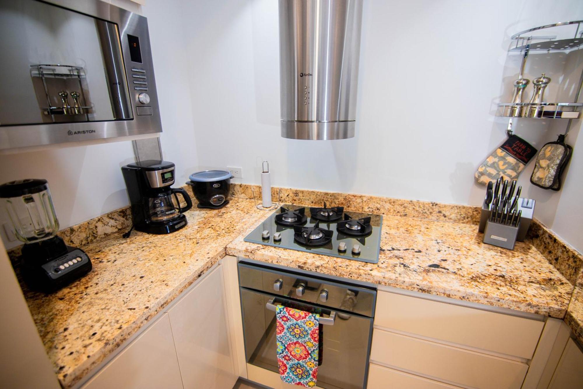 Beachfront Luxury In Bocagrande *