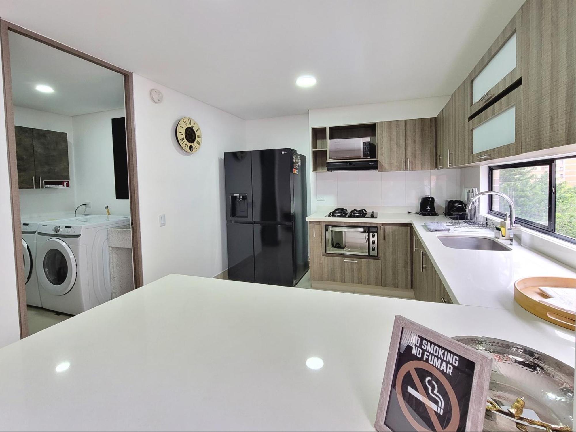 New Luxury 3 Bedroom In Great Area. Apartment *