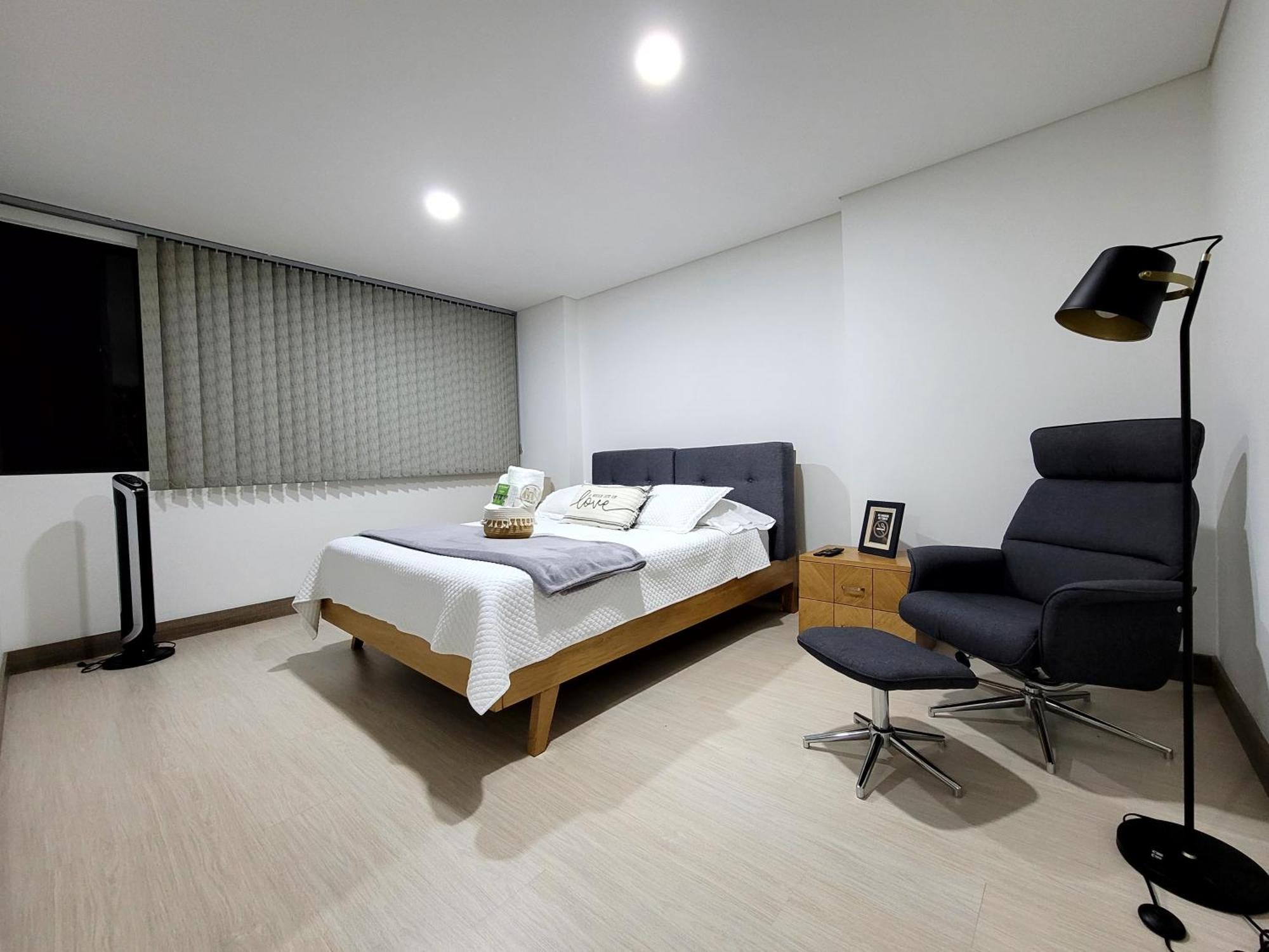 New Luxury 3 Bedroom In Great Area. Apartment
