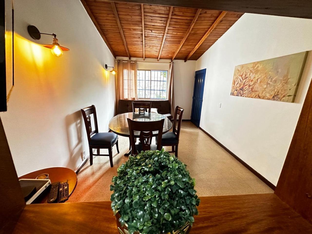 Сasa de vacaciones Casa Poblado- Manila. Parqueadero Gratuito!