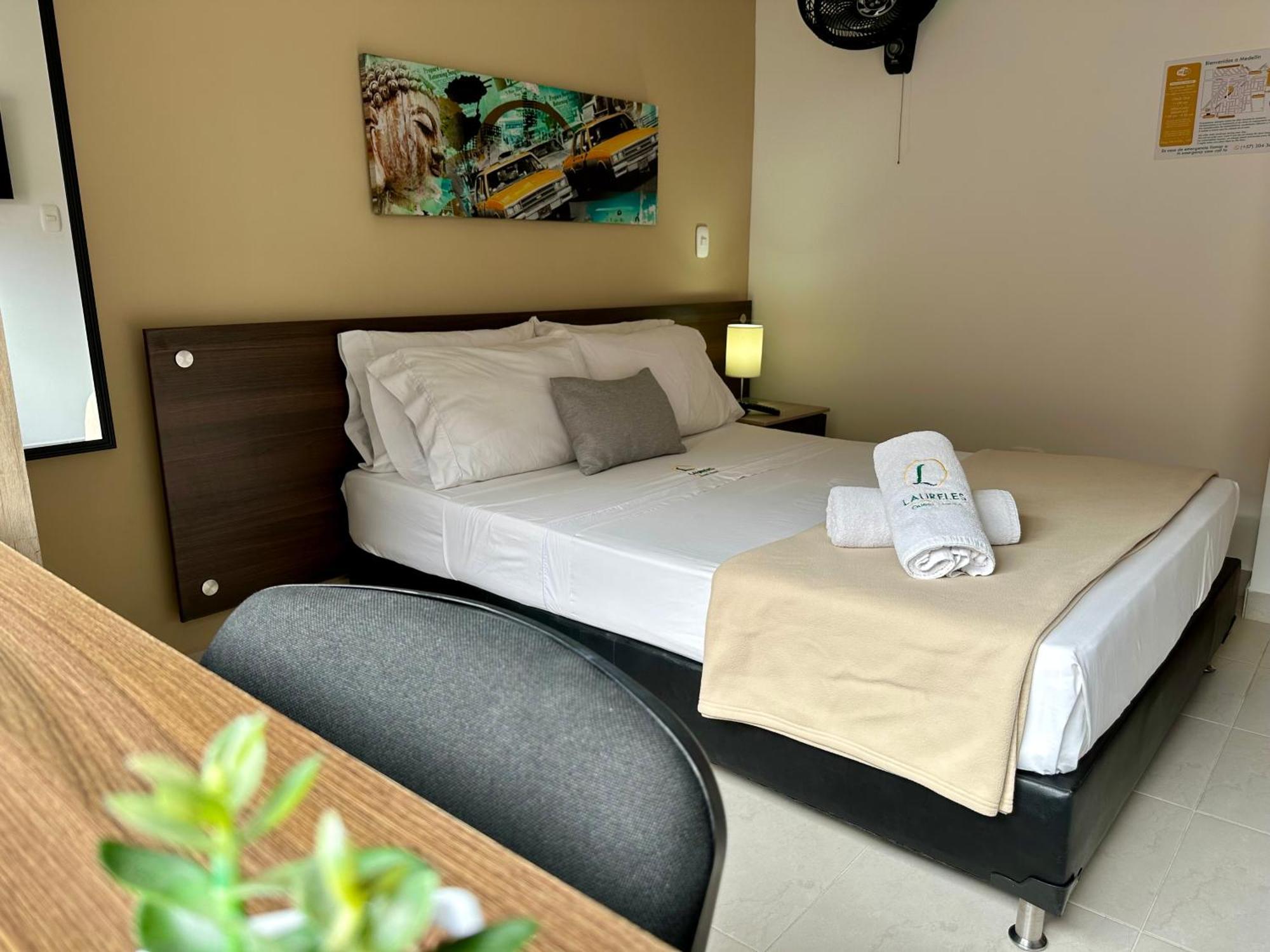 Hotel Laureles Lgh 3*