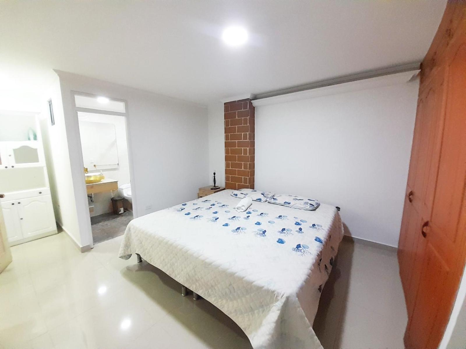 Apartamento Precioso En Con Parqueadero Gratis Laure *